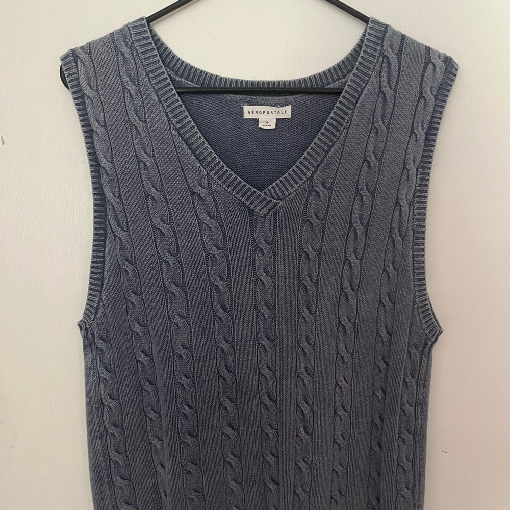 Aeropostale Men's V-Neck Cable Knit Sweater Vest - Blue